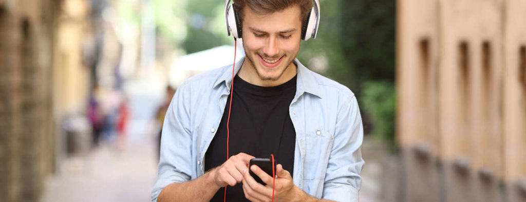 Kelebihan dan Kekurangan Mendengarkan Musik Streaming